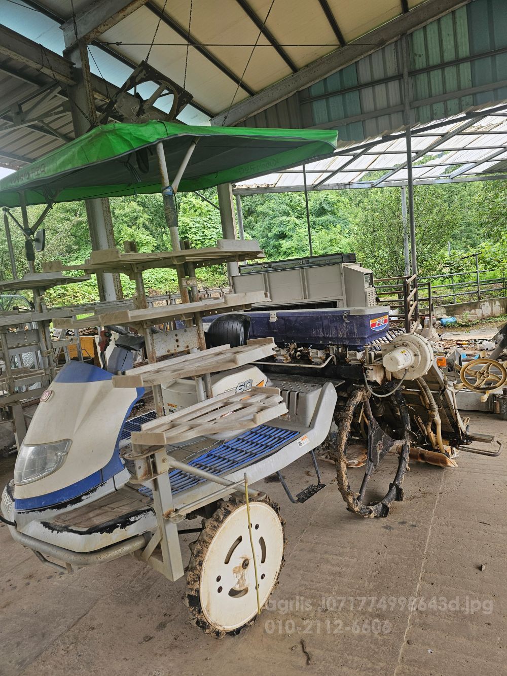 TYM Rice transplanter PZ60HG (6Rows) 뒤우측면