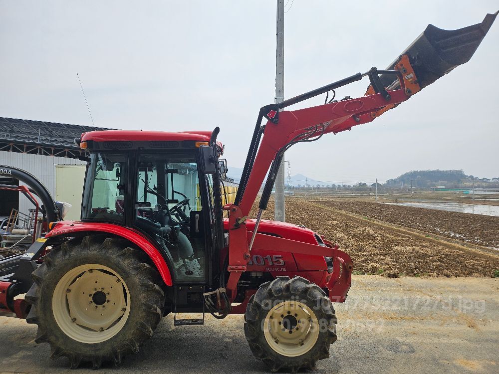 Kukje Tractor 6015 (60hp) 뒤우측면