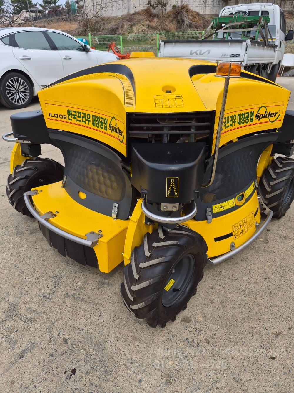  무선 제초기 스파이더모워 ILD02  뒤우측면