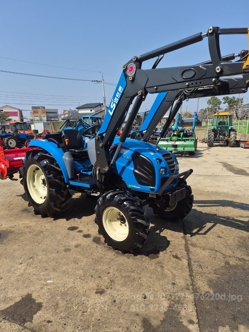LS Tractor MT3.52 (52hp) 뒤우측면