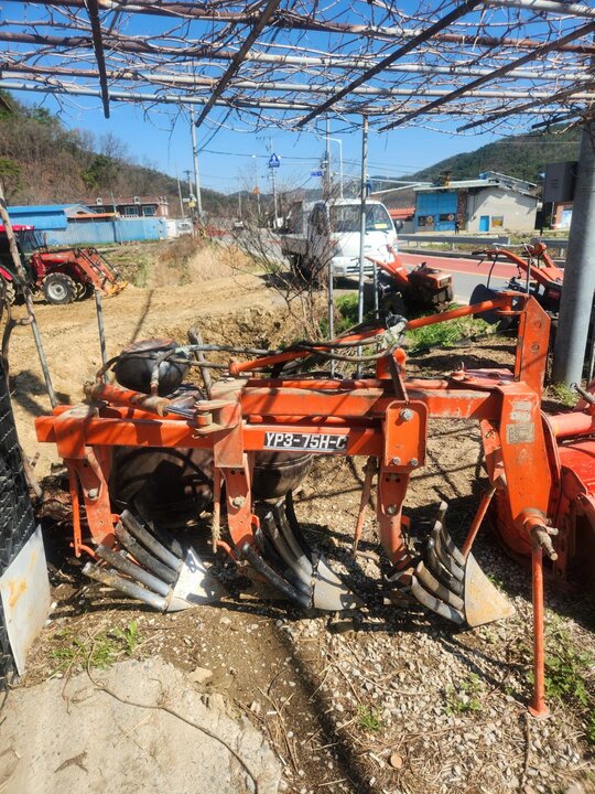 Youngjin Plow YP3-75H-C  앞좌측면