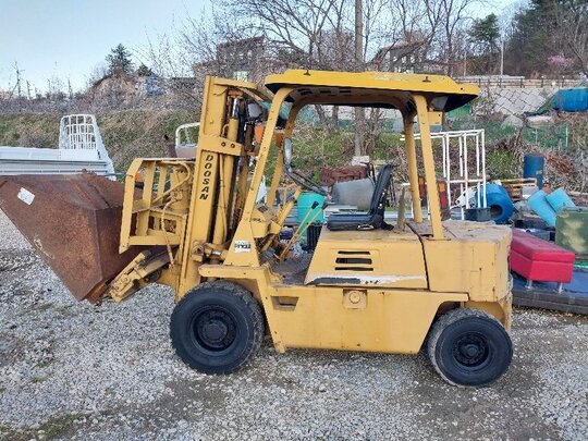  Forklift 대우두산Fd25 (2.5톤) 앞좌측면