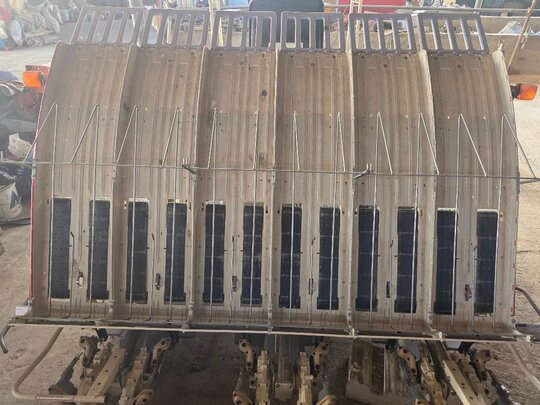 LS 이앙기 LV63 (6조식) 앞좌측면