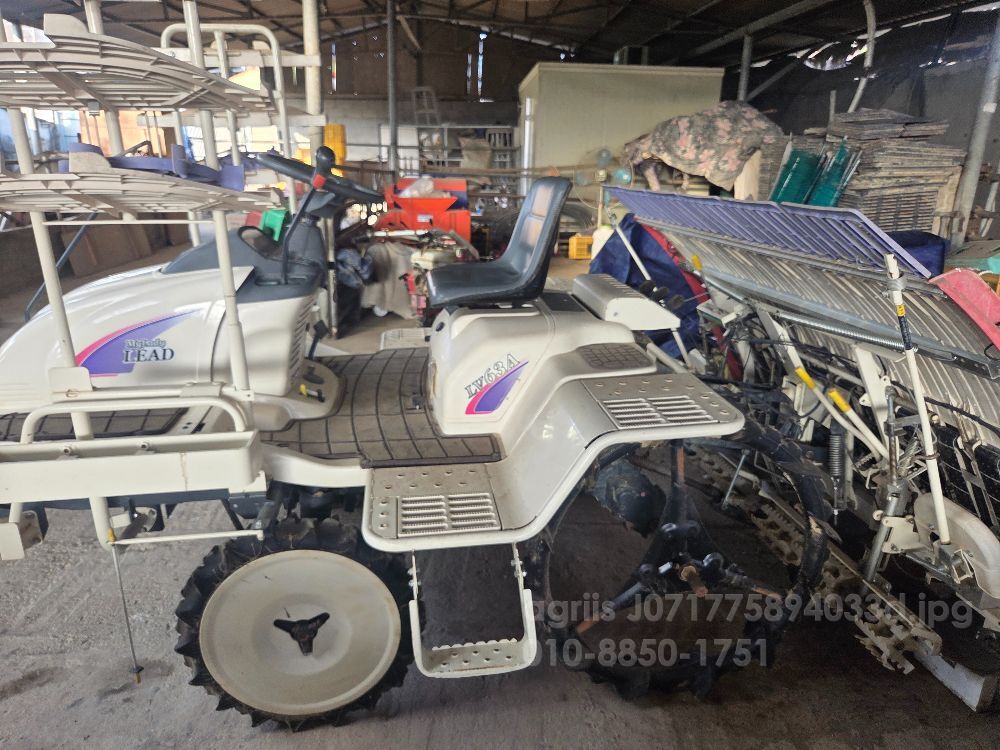 LS 이앙기 LV63 (6조식) 뒤우측면