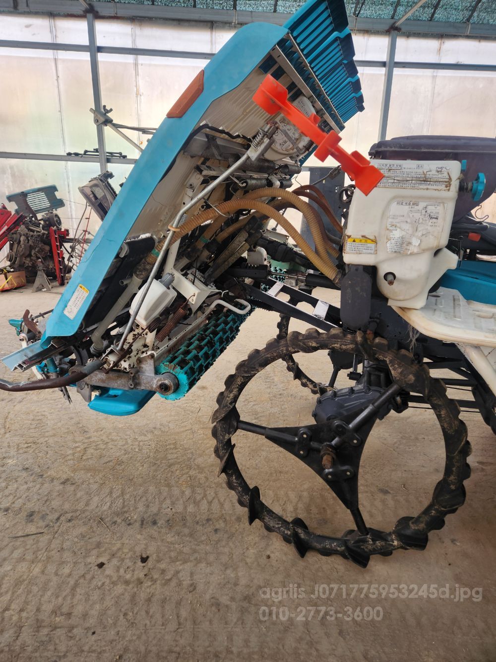 Kubota Rice transplanter KZP67FR (6Rows) 뒤우측면