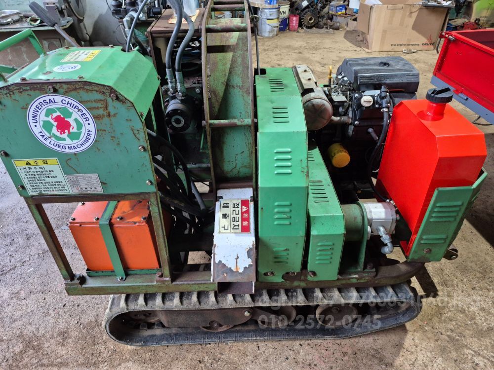 대륙 잔가지파쇄기, 궤도식파쇄기, 자주식파쇄기 DLK-15CR 뒤우측면