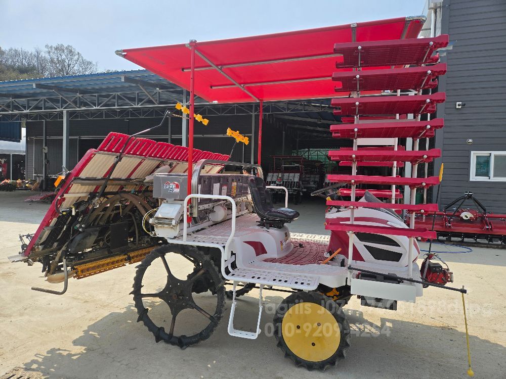 Yanmar Rice transplanter YR8DZ-F (8Rows) 뒤우측면