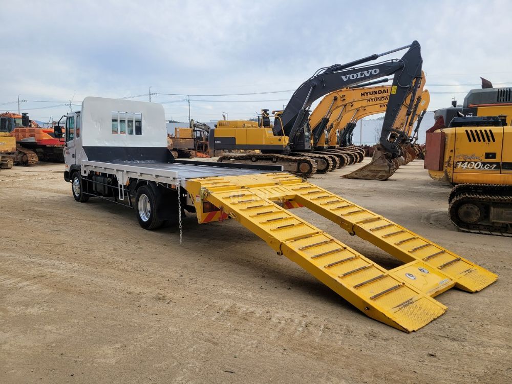  5톤사다리 장비운반용 5톤사다리 장비운반용  뒤우측면