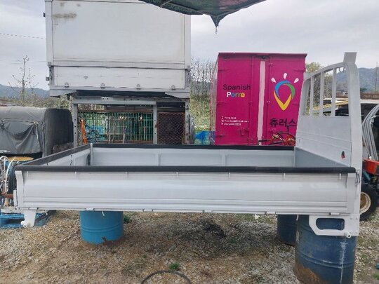  현대 포터2 슈퍼캡 고리7개짜리 적재함입니다  고리7개 수퍼캡  앞좌측면