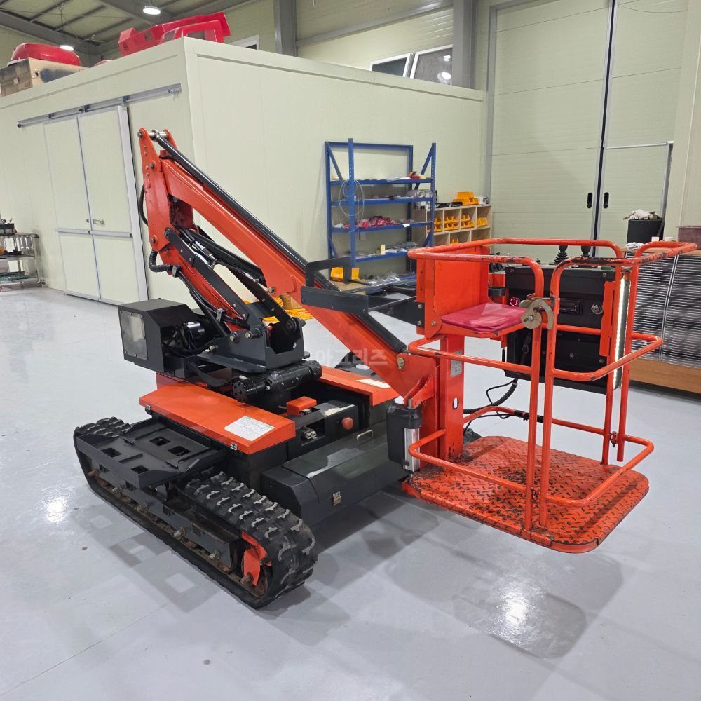  전동고소작업차  SB8000N  뒤우측면