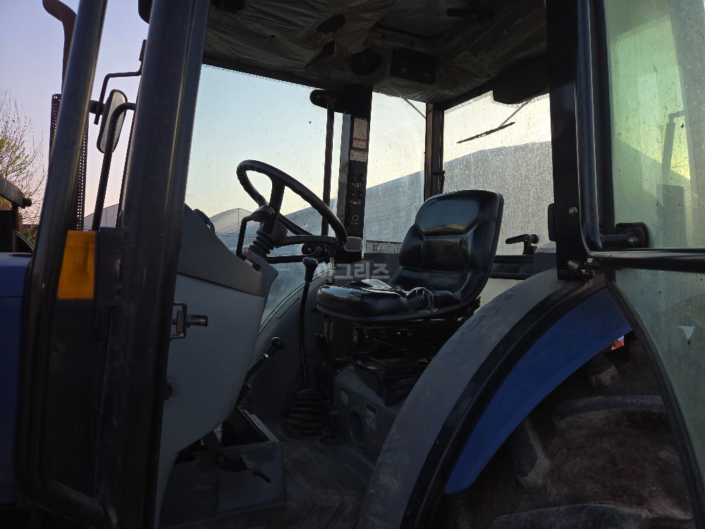 LS Tractor LT550 (55hp) 뒤우측면