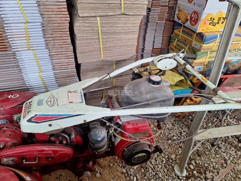 Shibaura Cultivator AMC-880 (6.5hp) 뒤우측면