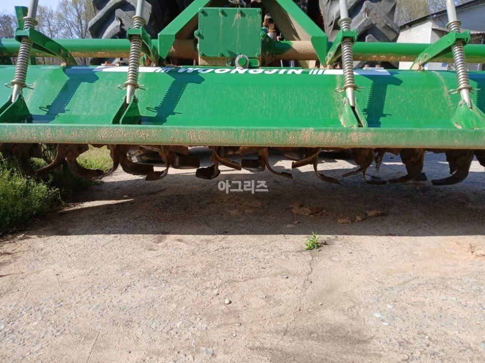 Rotavator 웅진 2550 (경폭255cm) 뒤우측면