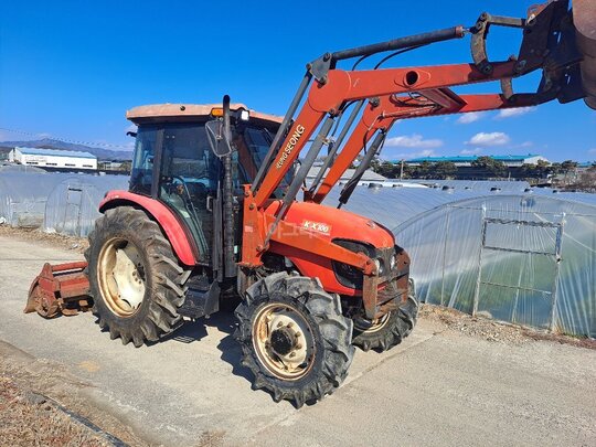 국제 트랙터 9205 (92마력) 앞좌측면