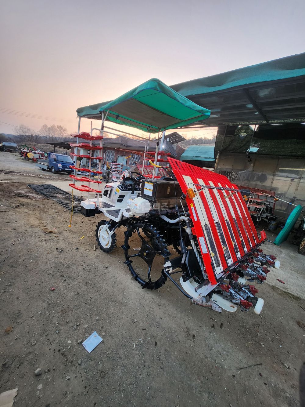 Kukje Rice transplanter RGO-60SDY (6Rows) 뒤우측면