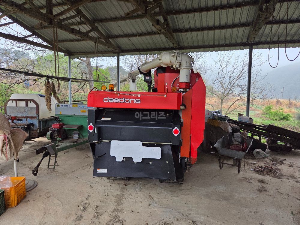 대동 콤바인 DXM73GF (4조식) 뒤우측면