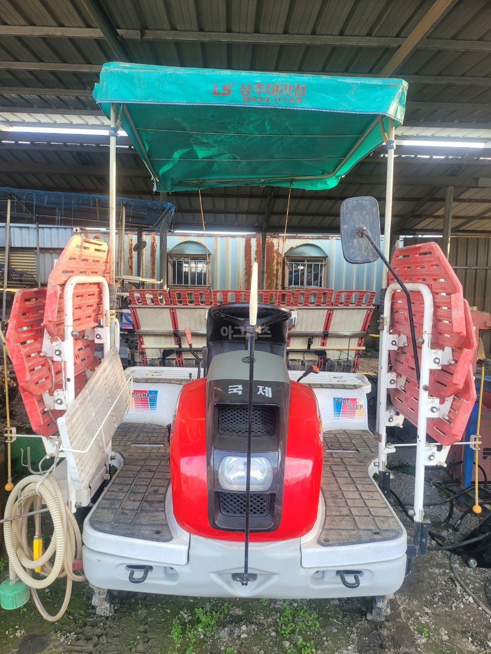 Kukje Rice transplanter RGO-6 (6Rows) 뒤우측면