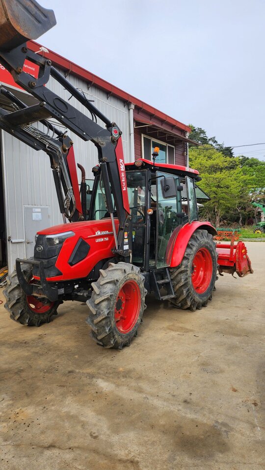 Kukje Tractor LUXEN750 (75hp) 앞좌측면