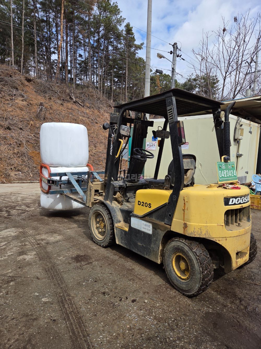 대우두산지게차입 지게차 D20S (2.0톤) 뒤우측면