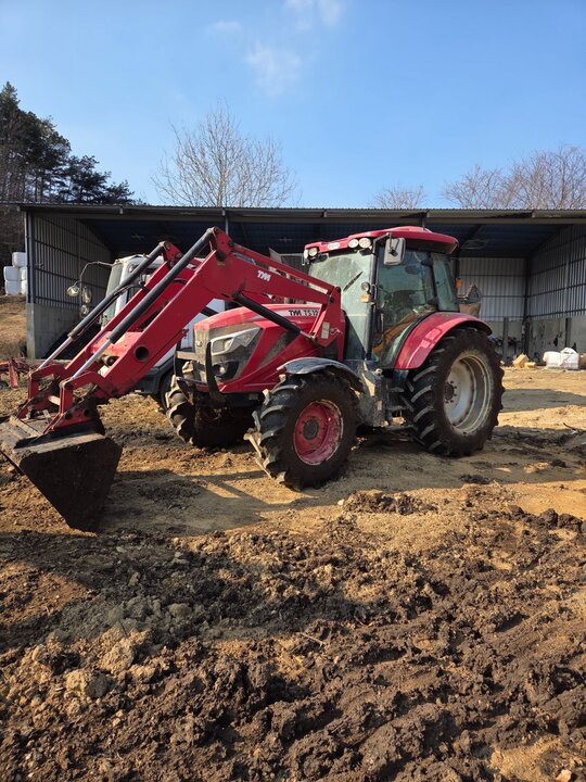 TYM 트랙터 TS125 (129마력) 앞좌측면