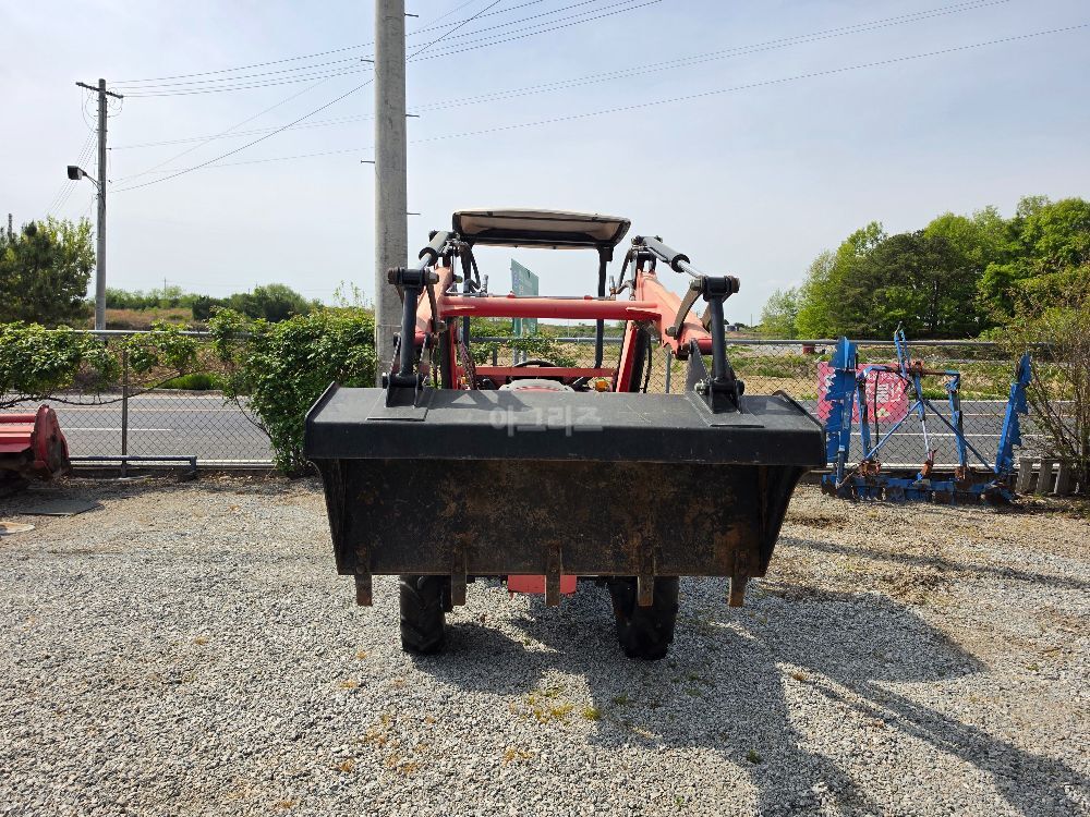 TYM Tractor T352 (35hp) 뒤우측면