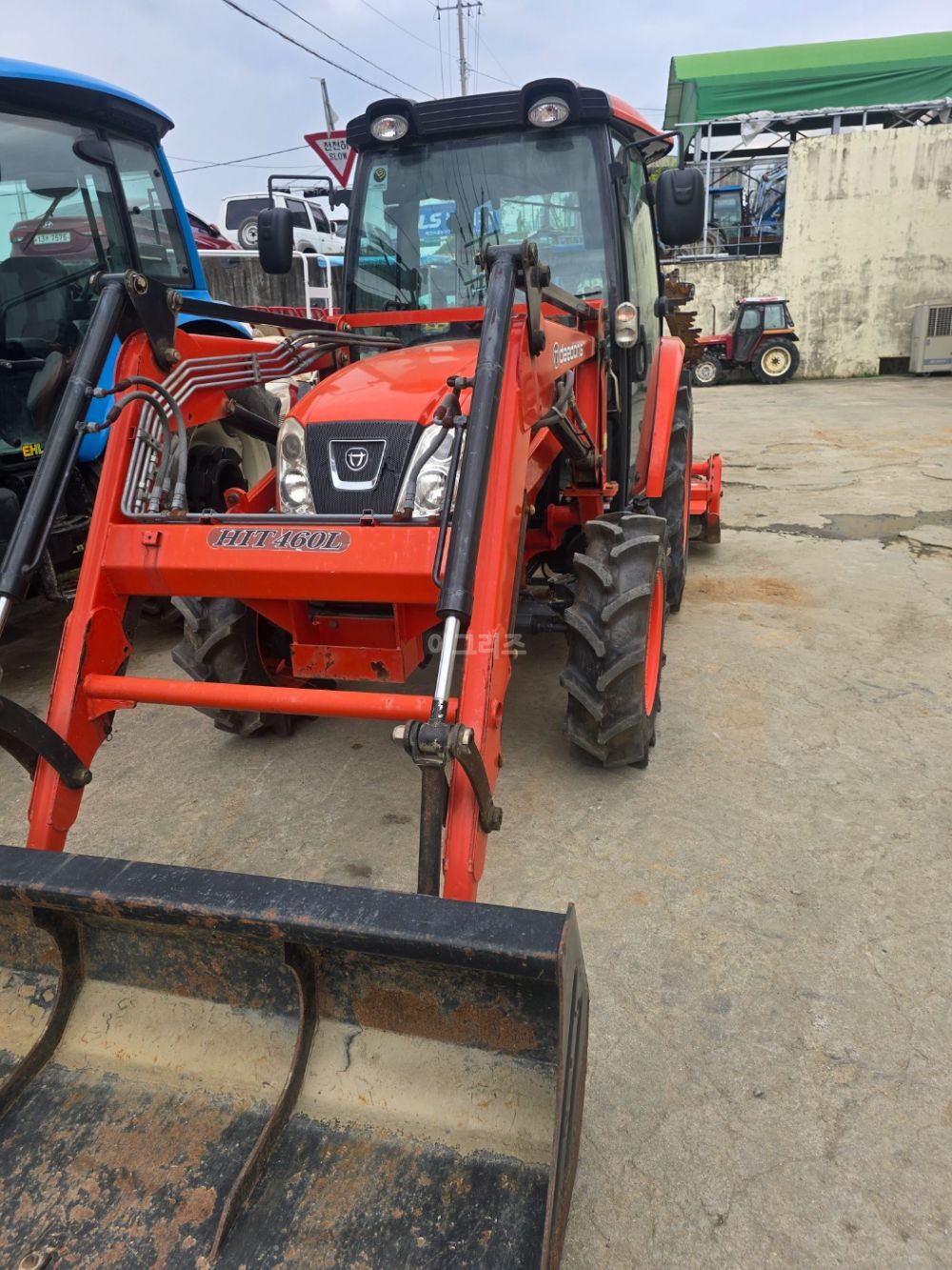 대동 트랙터 NX520 (52마력) 뒤우측면