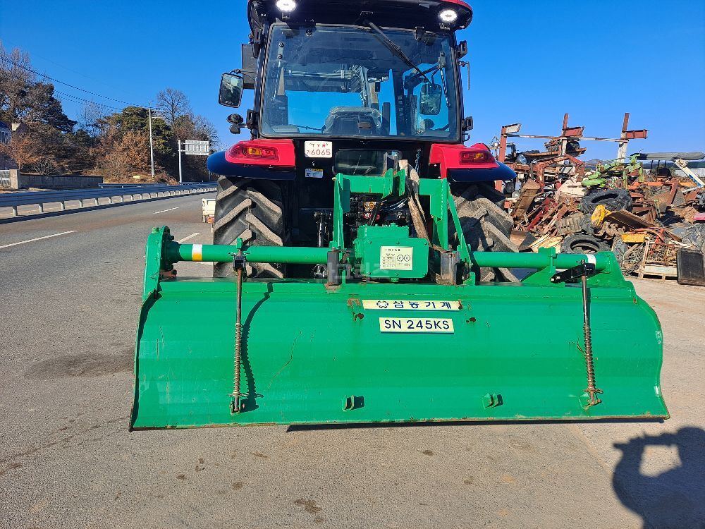 TYM Tractor K110E (111hp) 뒤우측면