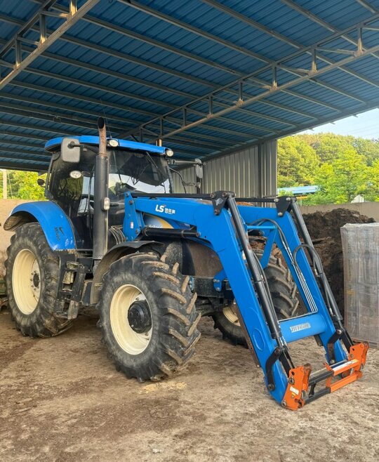 뉴홀랜드 트랙터 T6070 (135마력) 앞좌측면