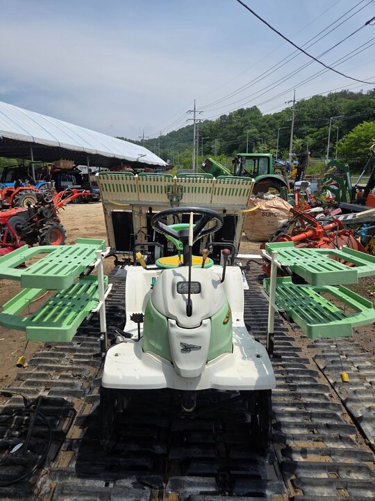 Yanmar Rice transplanter Pes-1 (4Rows) 앞좌측면