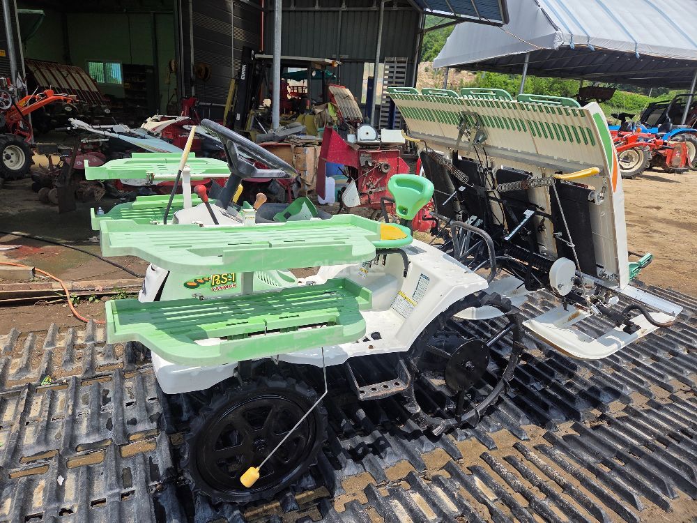 Yanmar Rice transplanter Pes-1 (4Rows) 뒤우측면
