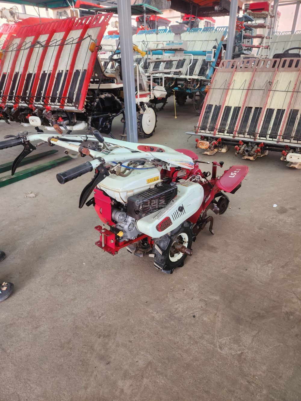 Shibaura Cultivator AMC-900SM (6.5hp) 뒤우측면