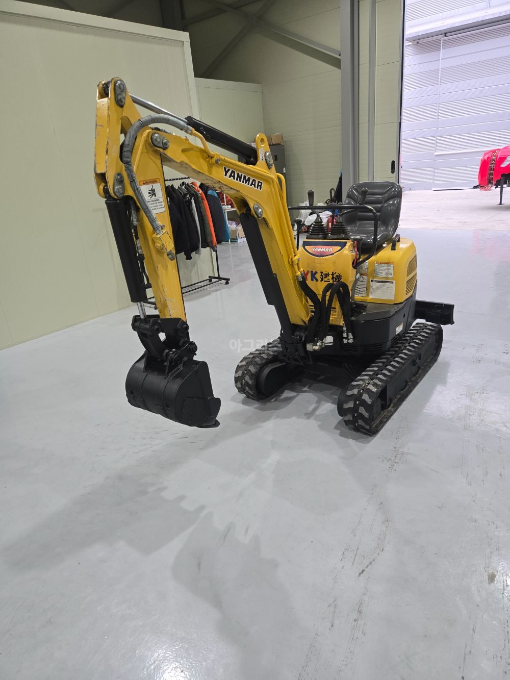 Yanmar Excavator VIO010 (1.0톤) 뒤우측면