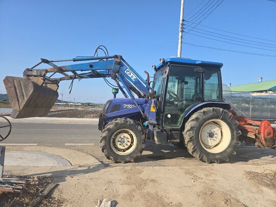 LS 트랙터 LT550 (55마력) 앞좌측면