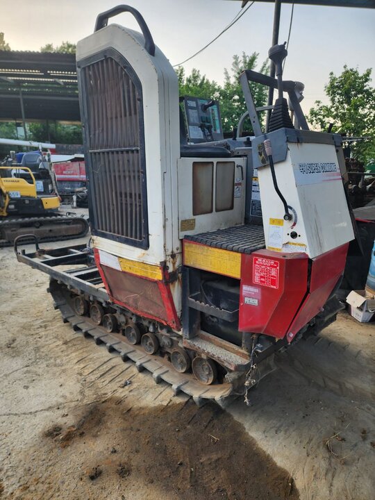 국제 콤바인 EC600 (4조식) 앞좌측면