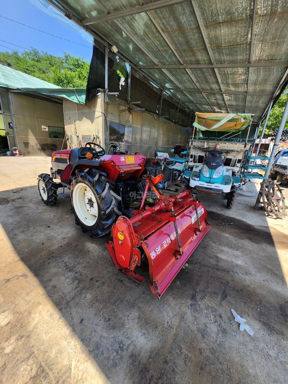 TYM 트랙터 T300 (30마력) 뒤우측면