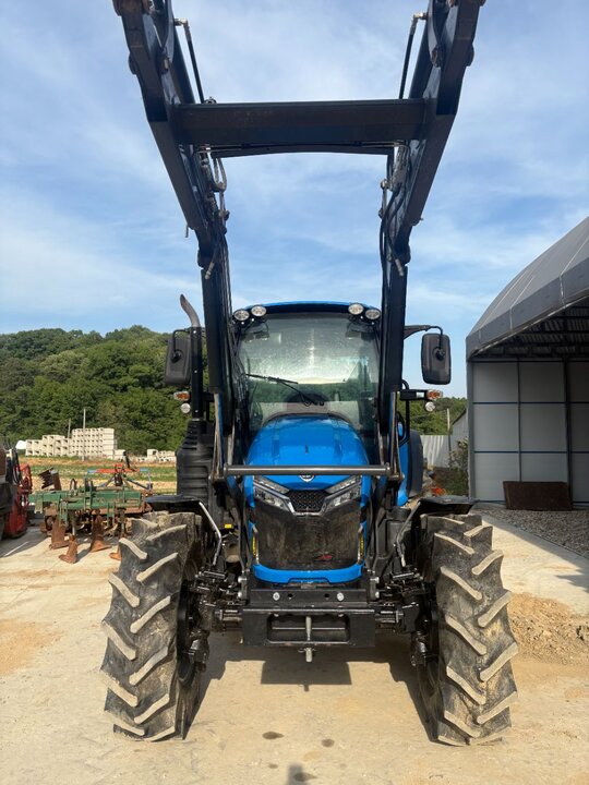 LS 트랙터 MT7.115EDPS (117마력) 앞좌측면
