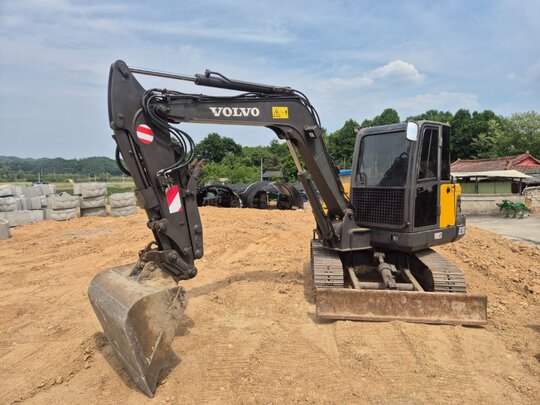 VOLVO 굴삭기 EC55C (5.5톤) 앞좌측면