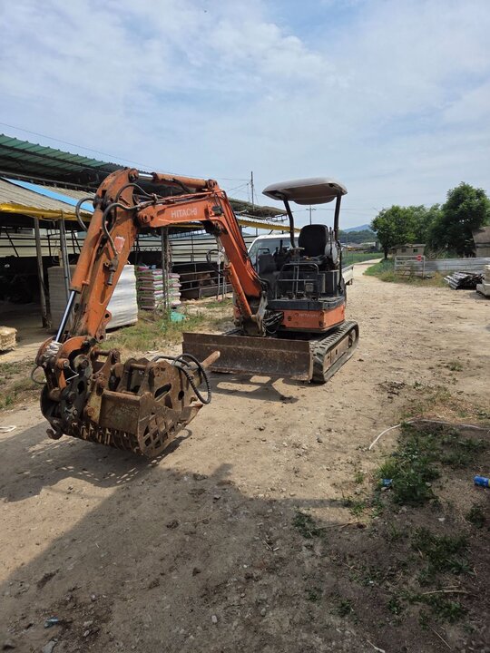  Excavator (3톤)  앞좌측면