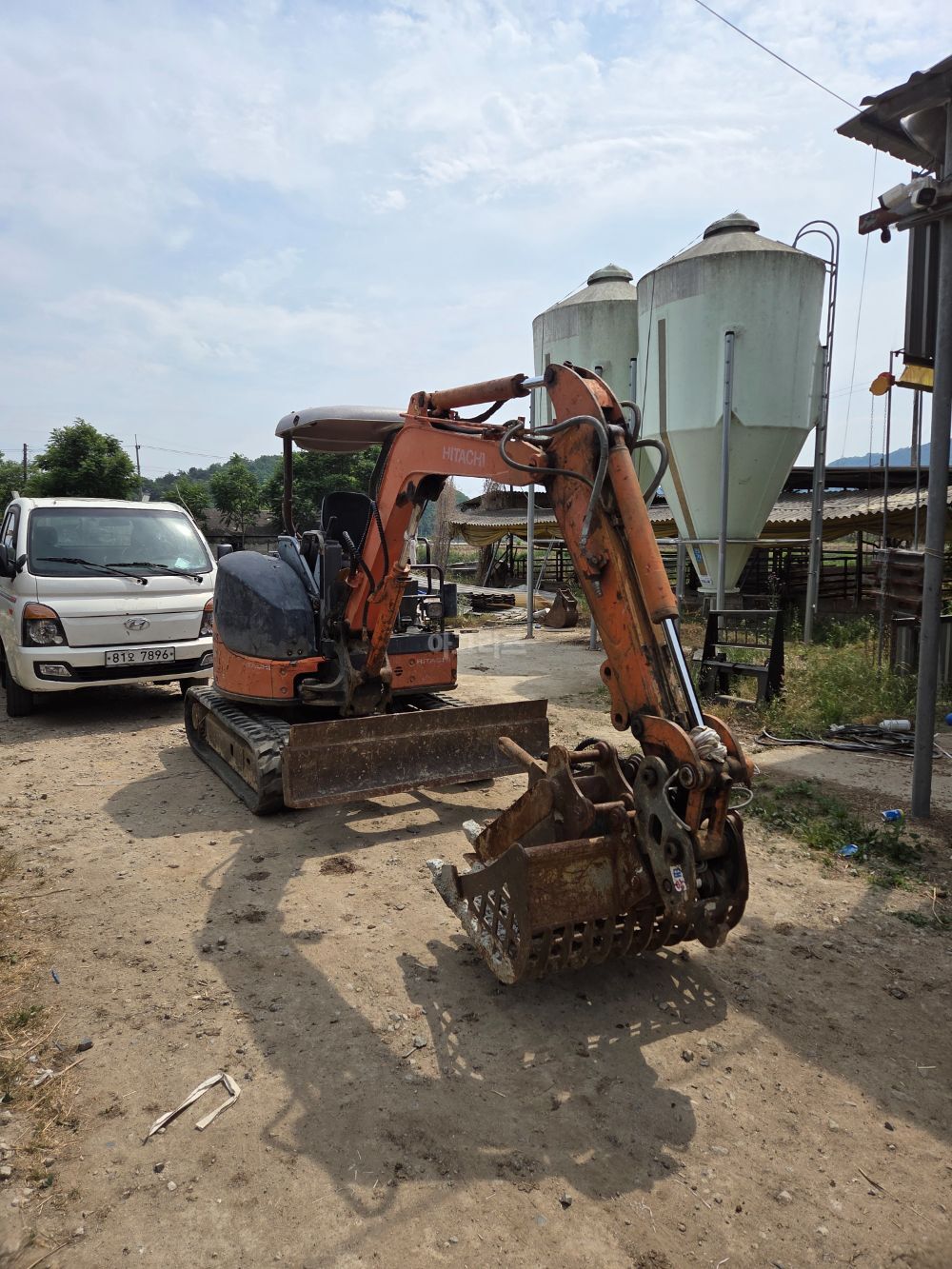  Excavator (3톤)  뒤우측면