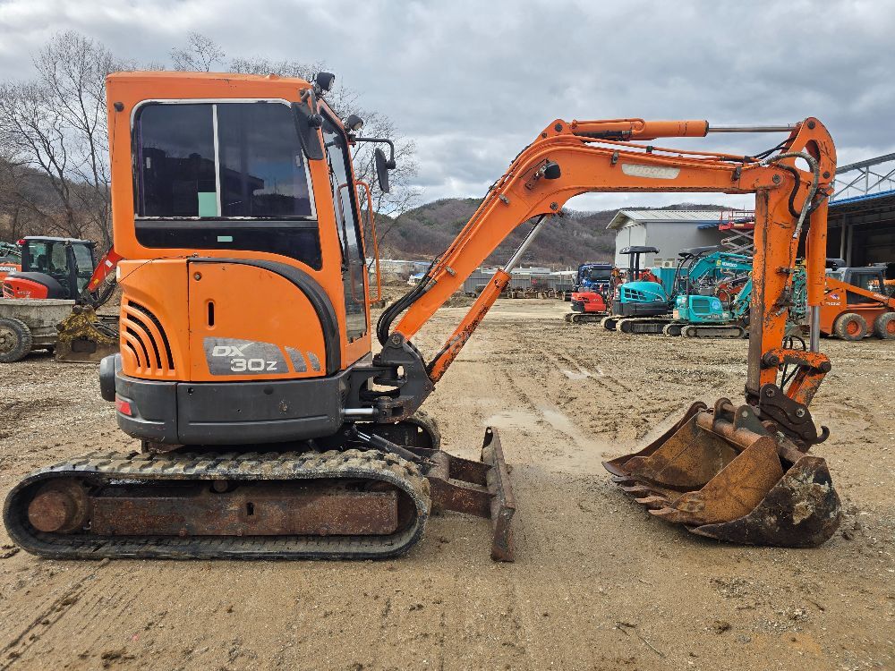 Doosan Excavator DX30Z (2.99톤) 뒤우측면
