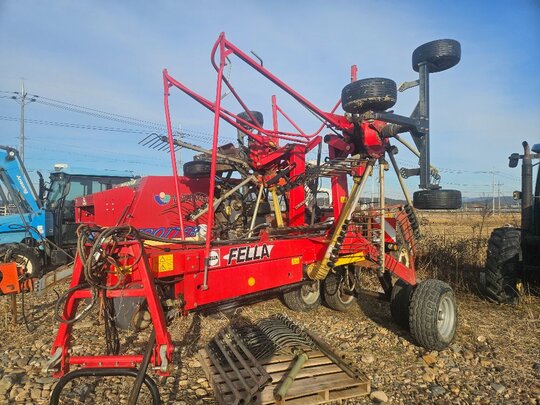 펠라 레이크 TS671 앞좌측면
