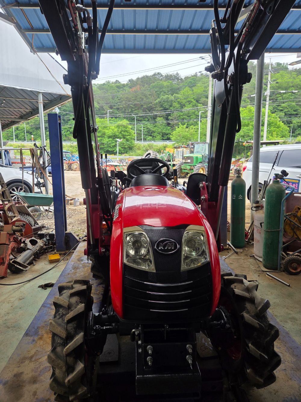 Kukje Tractor A3200W (32hp) 뒤우측면