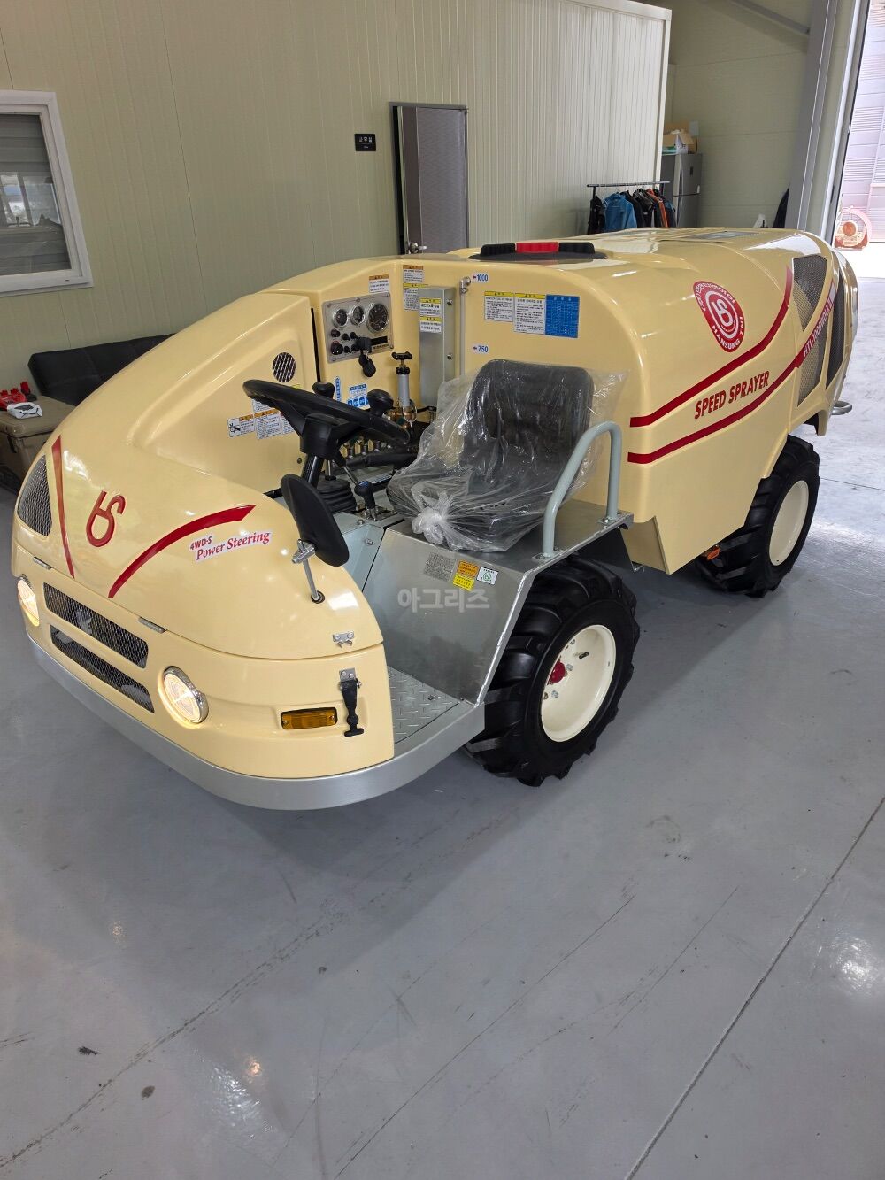  Speed Sprayer HTI-1000WDLX  뒤우측면