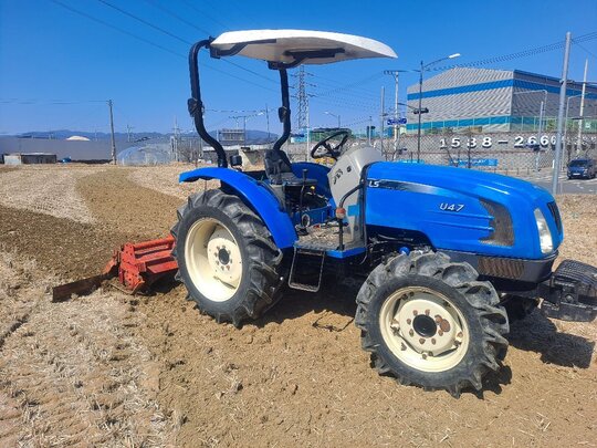LS Tractor U47 (47hp) 앞좌측면