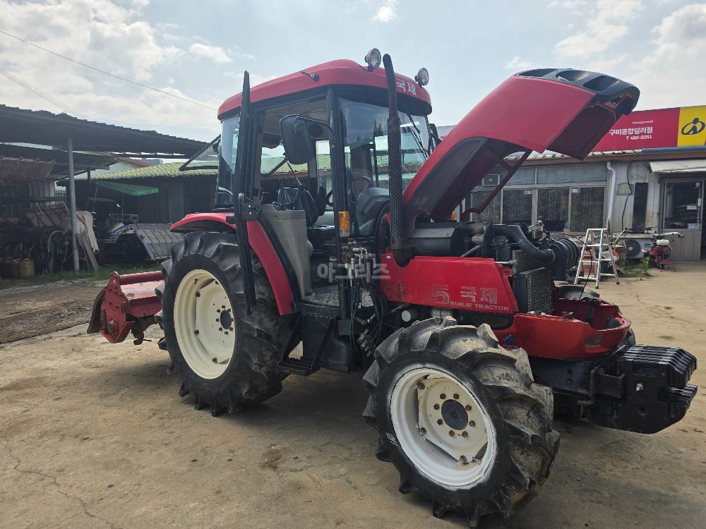 Kukje Tractor 5805 (58hp) 뒤우측면