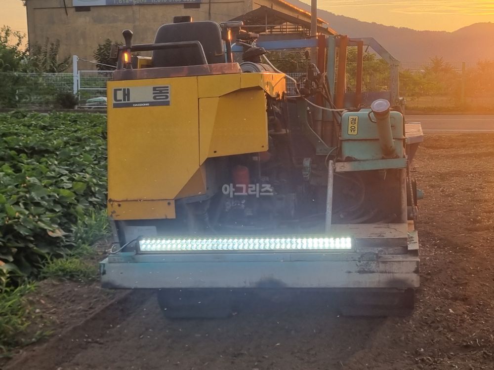 Daedong Combine Harvester 덤프운반 (2Rows) 뒤우측면