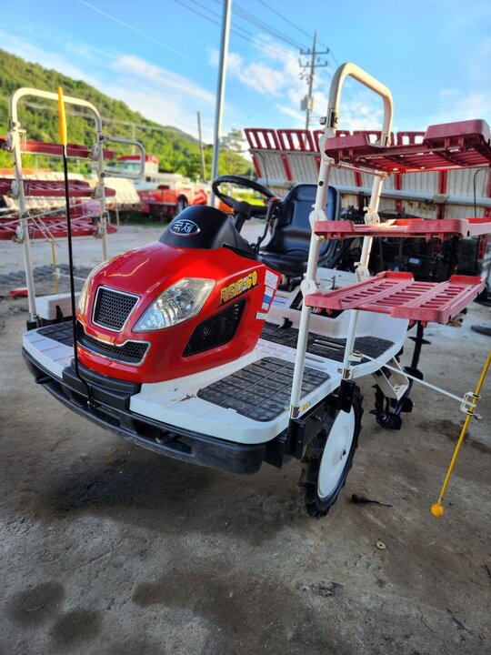 Kukje Rice transplanter RGO-60 (6Rows) 앞좌측면