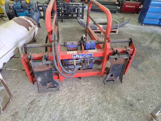  Bale Gripper 집게  앞좌측면