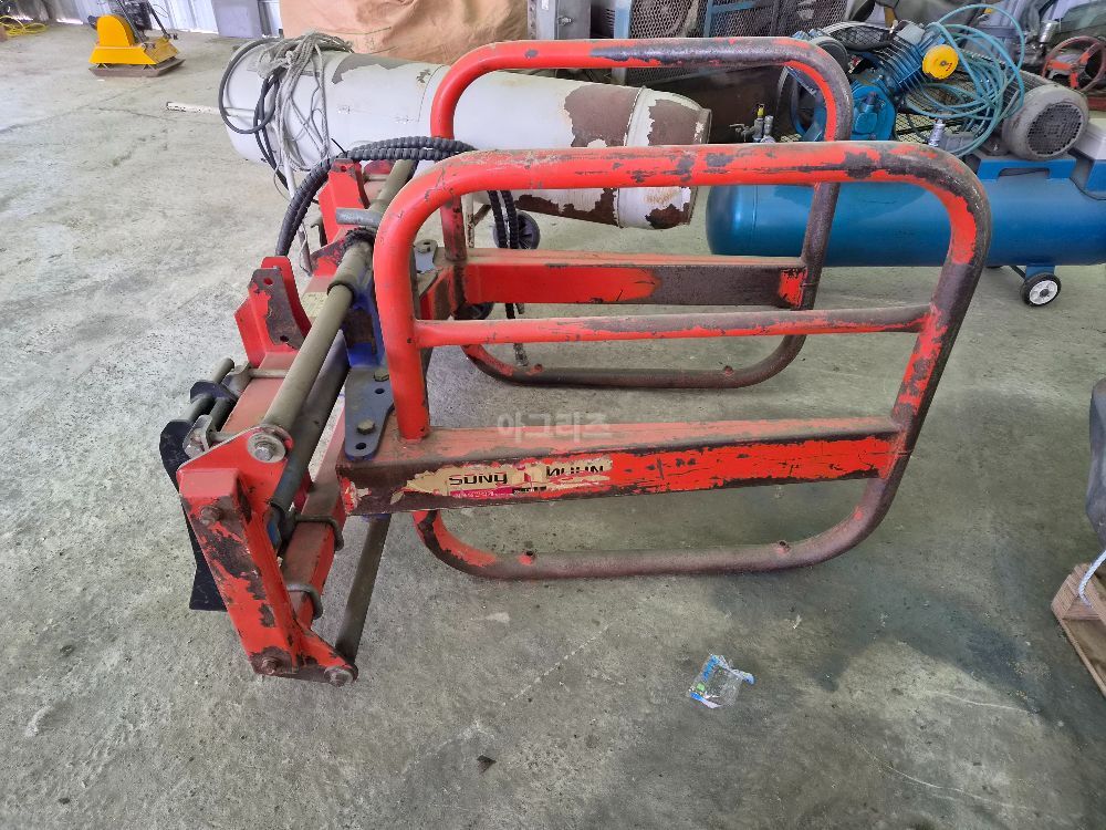  Bale Gripper 집게  뒤우측면