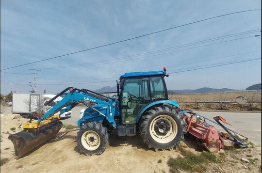 LS 트랙터 U6030 (60마력) 앞좌측면